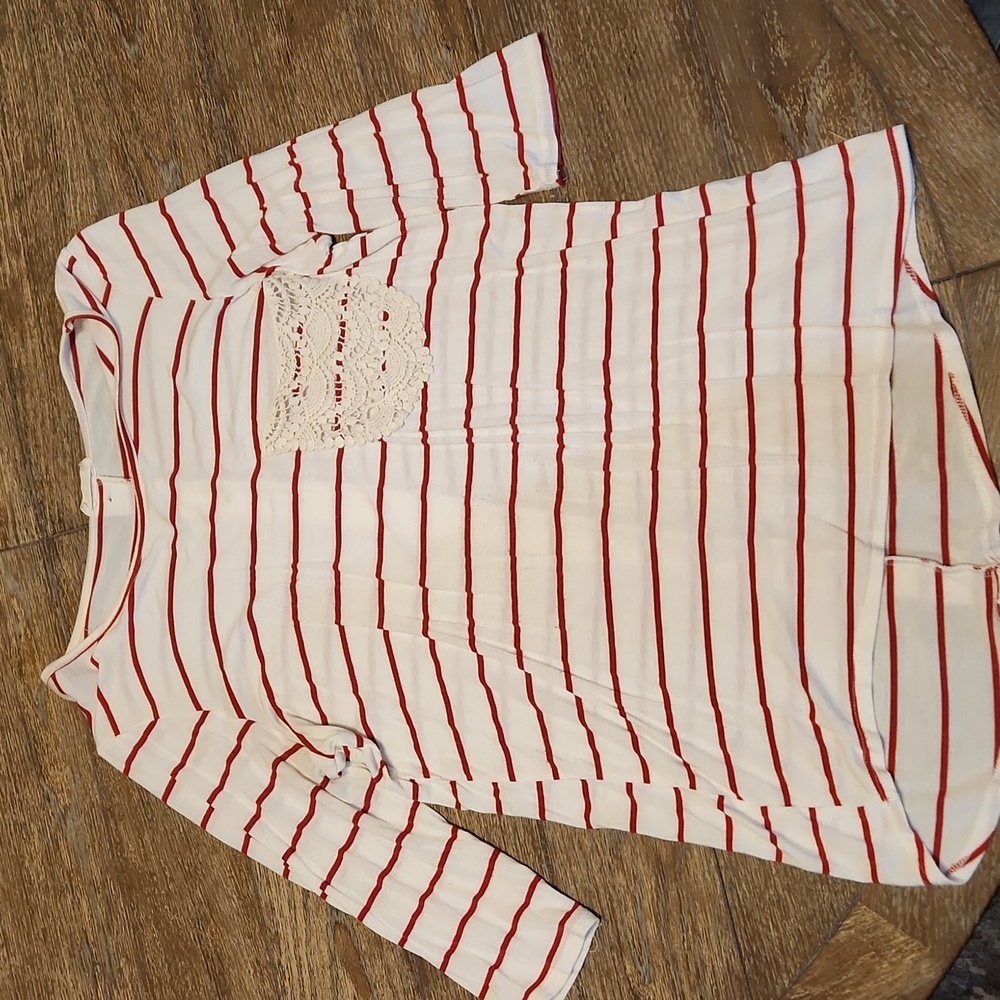 White and red striped tip